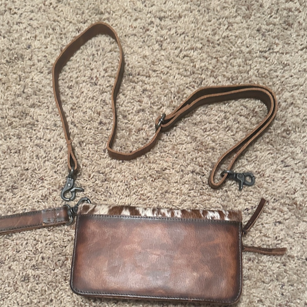 STS Ranchwear Brown and Cream Patterned Crossbody Bag - Picture 2 of 3